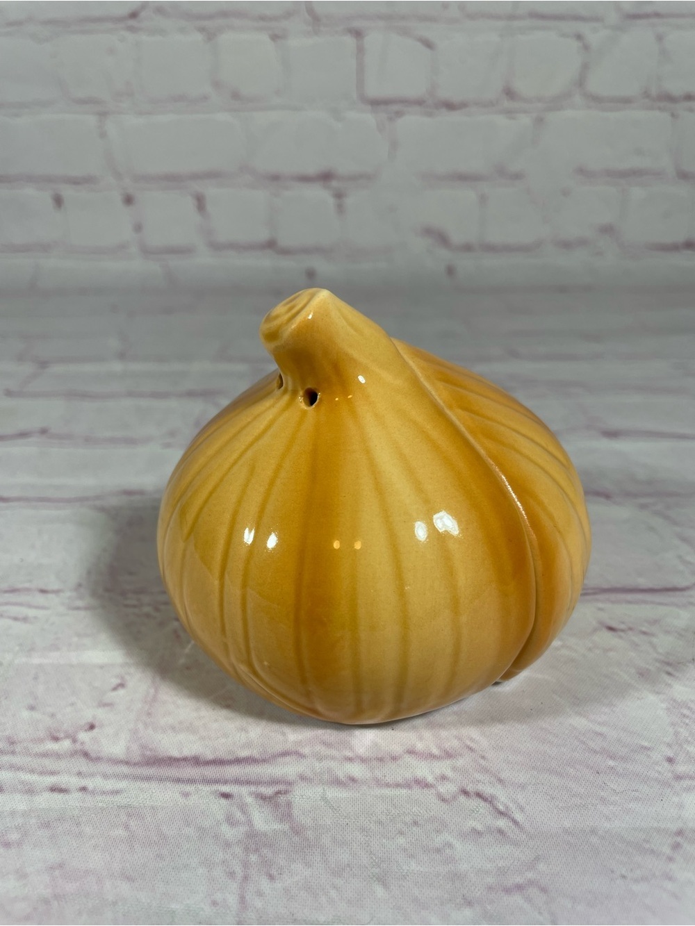 Vintage Ceramic Yellow Onion Salt and Pepper Shaker Pair Made in Taiwan